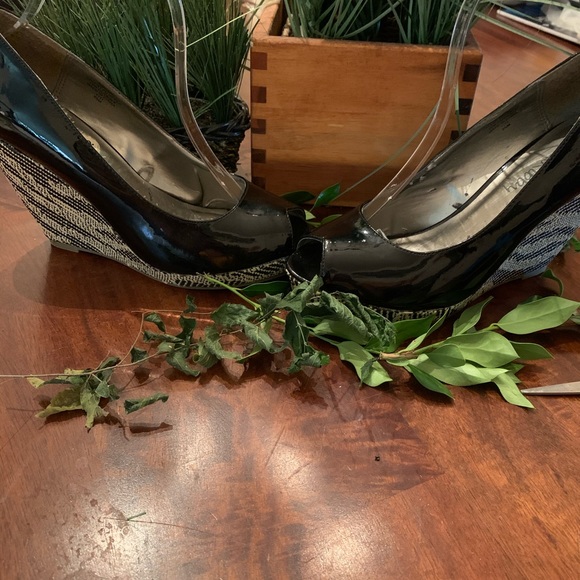 Sam and Libby black and white tweet wedge - Picture 2 of 16